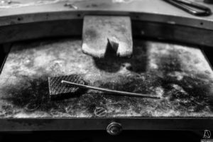 Lingot d'argent en tige, atelier de joaillerie Marie-Noëlle Monfort, Aurore Delsoir Photography, Brabant Wallon, 2018