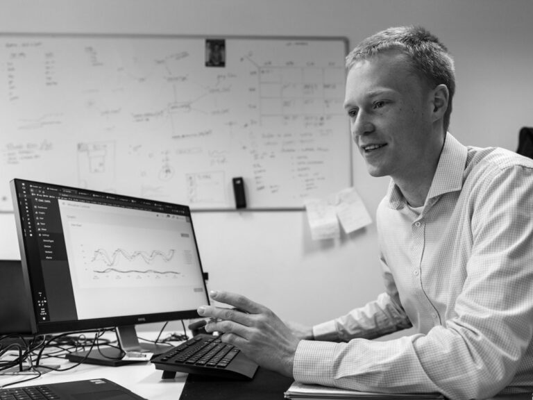 Portrait_d’entrepreneur_Jean-Vital_Durieu_Atheris_Services_Aurore_Delosir_Photographe_Corporate_1 Jean-Vital Durieu, Atheris Services, Internet des Objets, Portrait en situation, Louvain-La-Neuve 2018.