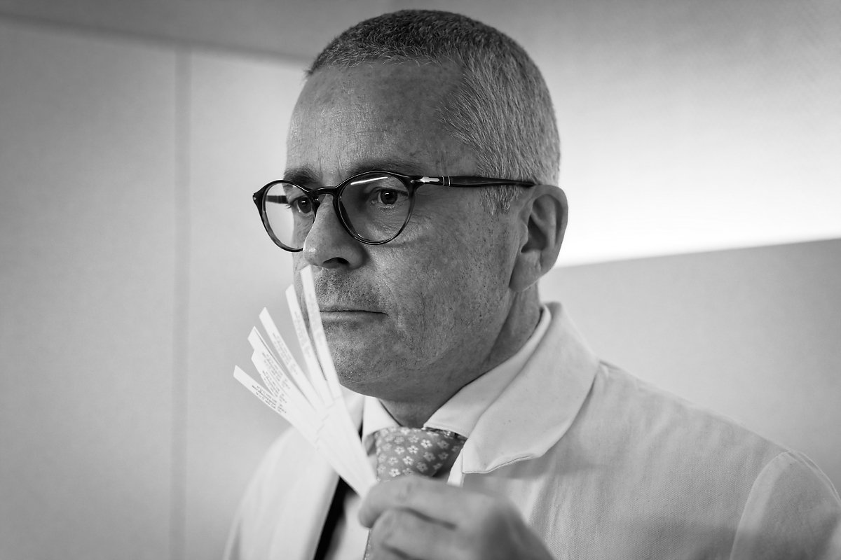 Charles-Kerangoff-Parfumerie-Delforge-Portrait-Entrepreneur-8455-pp-DxO Charles Kerangoff, Parfumerie Guy Delforge, Nez, Aurore Delsoir Photographe d'entreprise