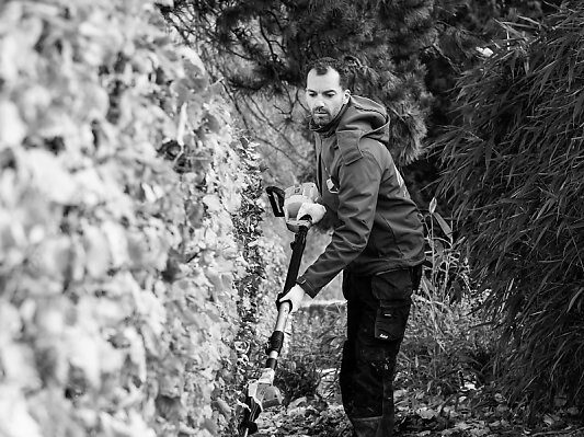 Design-exterieur-Portrait-entrepreneur-BD-DxO,medium_large.1546856998 Aurore Delsoir, photographe d'entreprise : Design extérieur, portrait noir et blanc en lumière naturelle. Namur, novembre 2018.