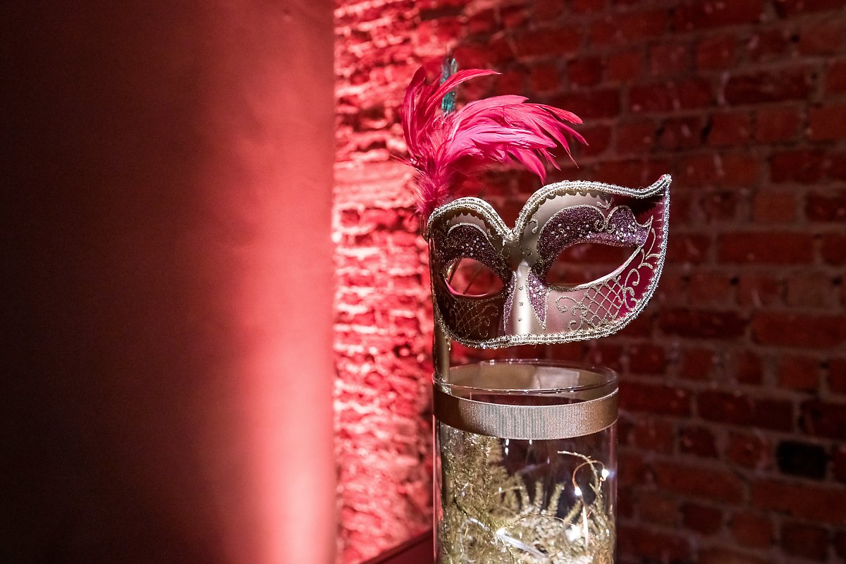 End-Year-Party-Theatre-Vaudeville-ADE-6231-DxO Bal masqué pour une fête de fin d'année au théâtre du Vaudeville. Evénements d'entreprise, Aurore Delsoir Photographe d'entreprise