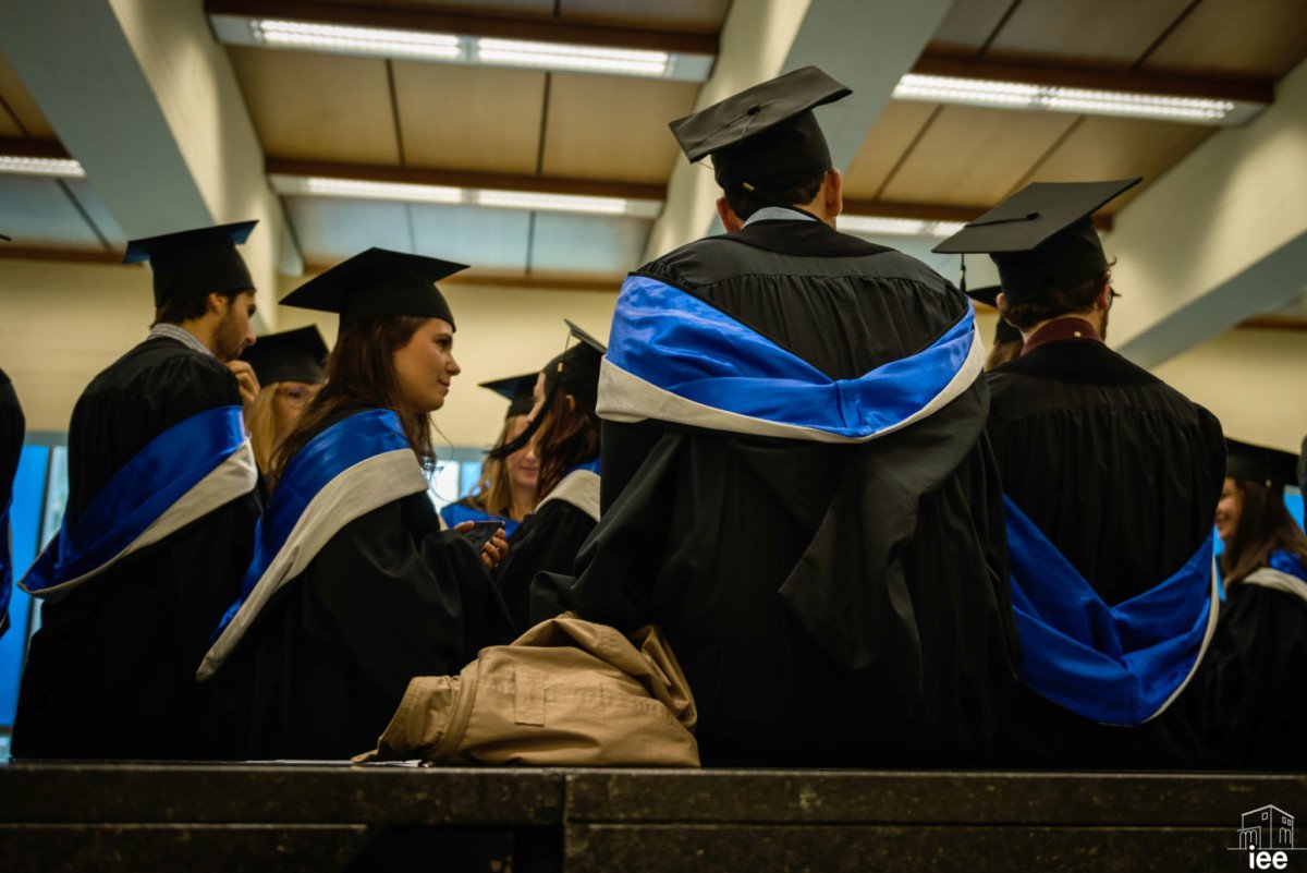 IEE-ULB-Remise-Diplomes-2017-Aurore-Delsoir-Photographe-Entreprise-DSC172.Evénements d’entreprise, Aurore Delsoir Photographe d’entreprise9-DxO-Preparatifs IEE Remise des diplômes, Aurore Delsoir, Photographe d'entreprise. apposer-votre-logo-facilement-sur-vos-photos