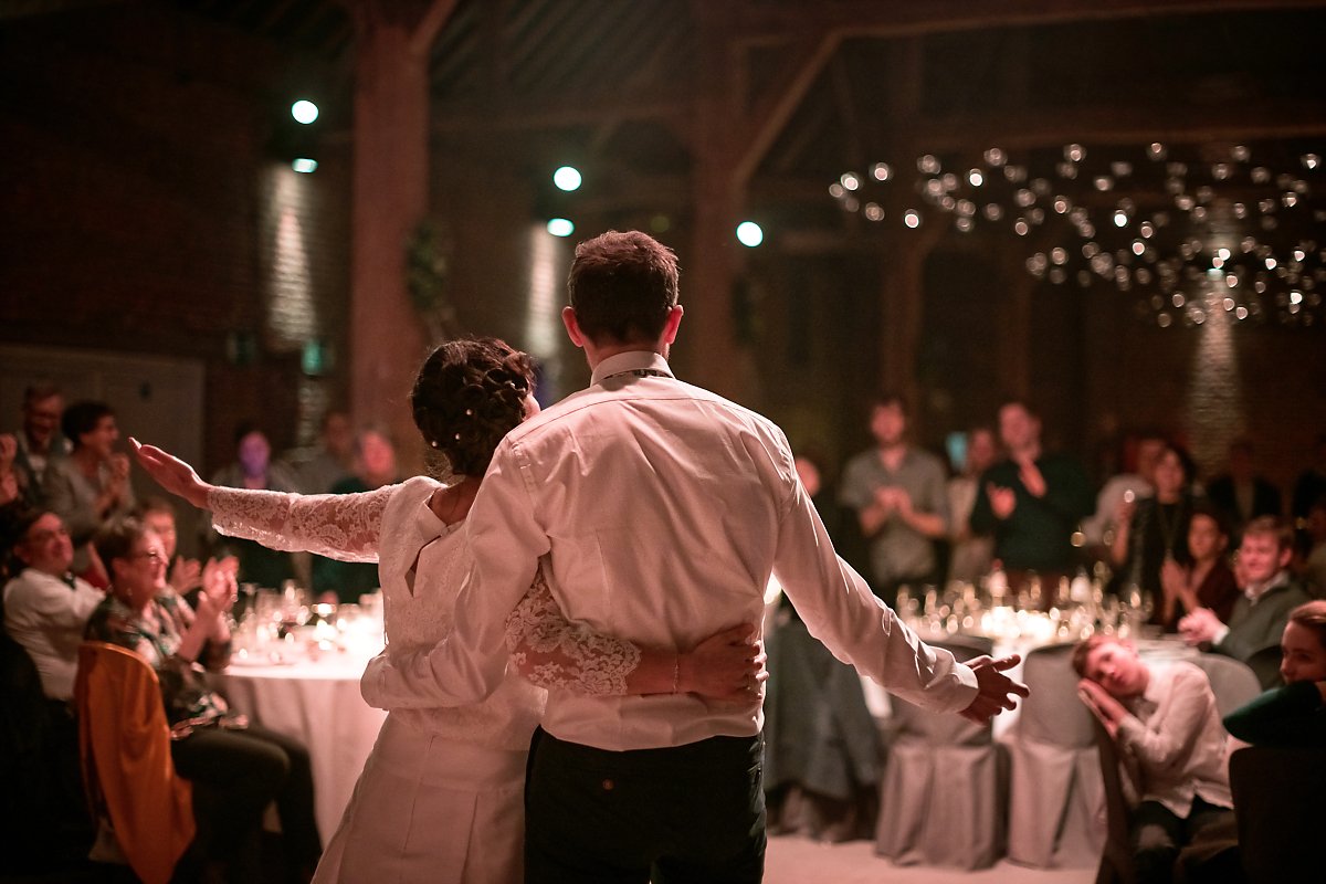 Première danse des mariés, mariage d'hiver, Aurore Delsoir photographe de mariage