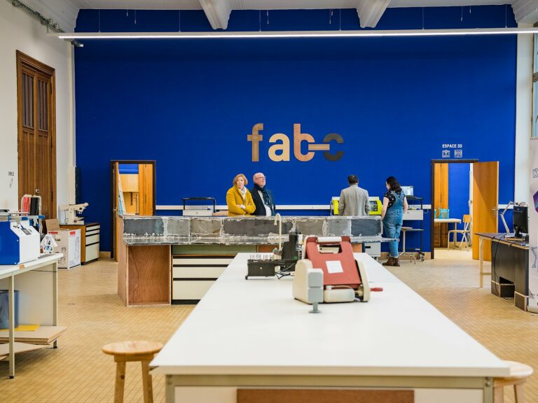 Vue du Fab-C, inauguration du FabLab de Charleroi, événement d'entreprise par Aurore Delsoir photographe d'entreprise à Bruxelles et en Wallonie