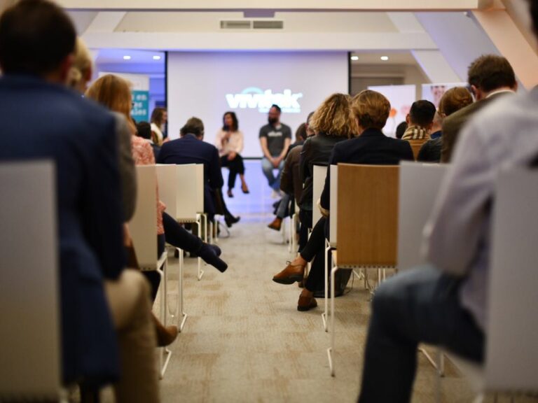 Vue du public, Nuit des Entrepreneurs Inspirants (Brabant Wallon) par Aurore Delsoir photographe d'entreprise