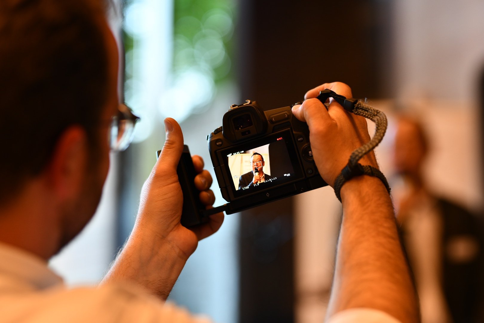 Le vidéaste You Move à la Nuit_Entrepreneurs_inspirants_Liège_Aurore_Delsoir_Photographe_Entreprise