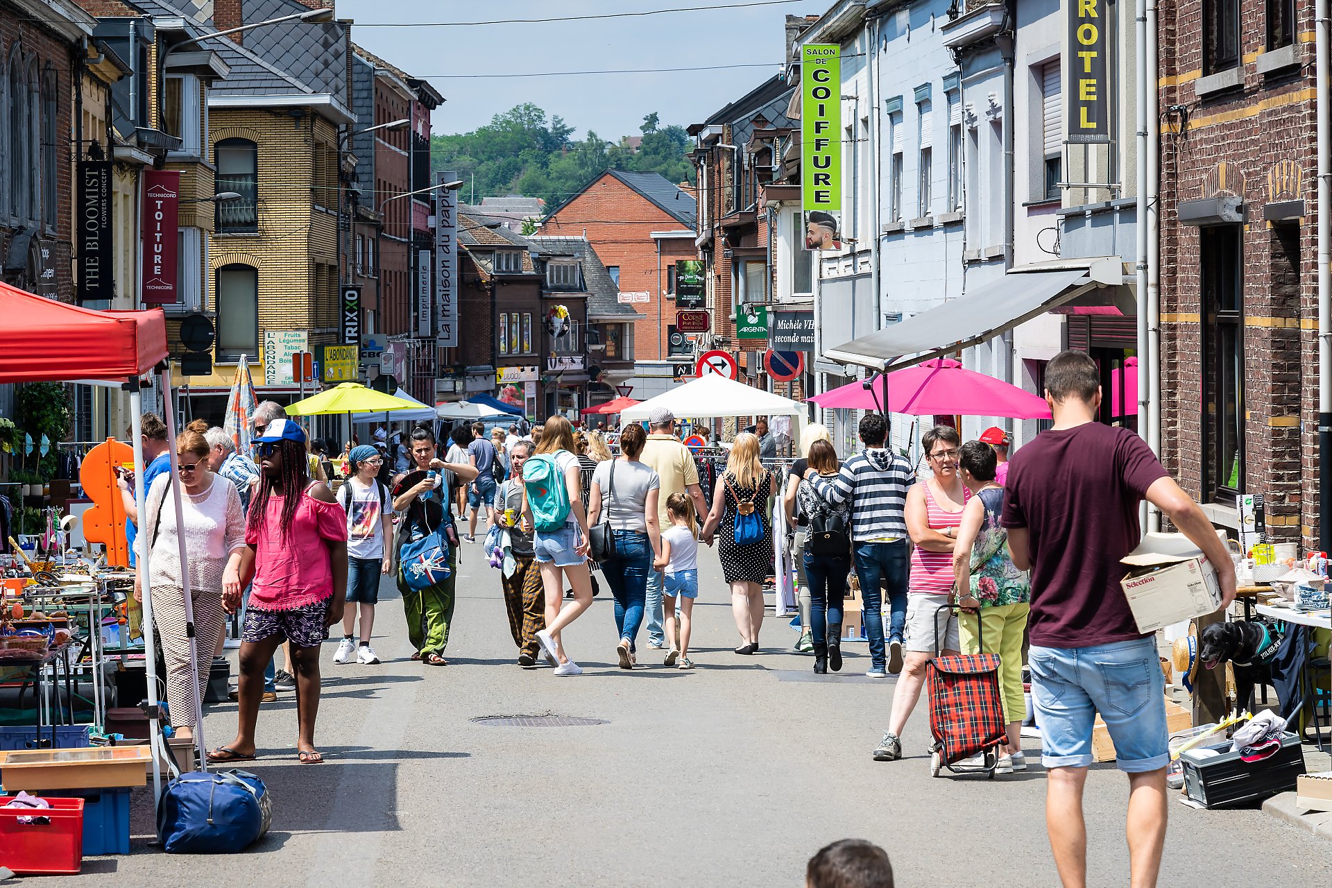 Braderie_Wavre_4542BD_Aurore_Delsoir_photographe_événementiel Braderie de Wavre 2019, vue de la brocante, Aurore Delsoir Photographe d'entreprise
