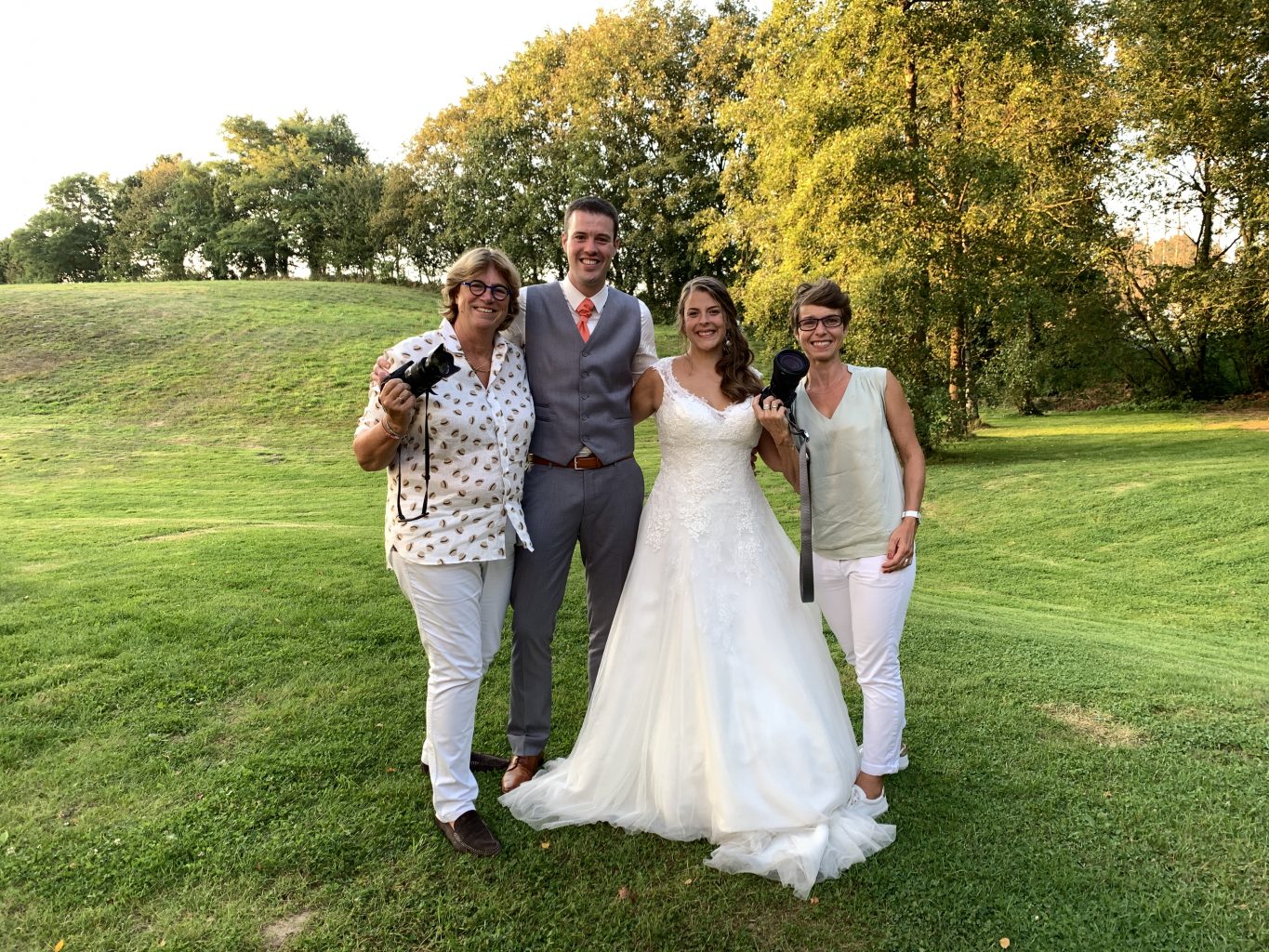 Les mariés et leurs deux photographes, Aurore Delsoir et Patricia Michaux, Mariage de Jennifer et Benjamin