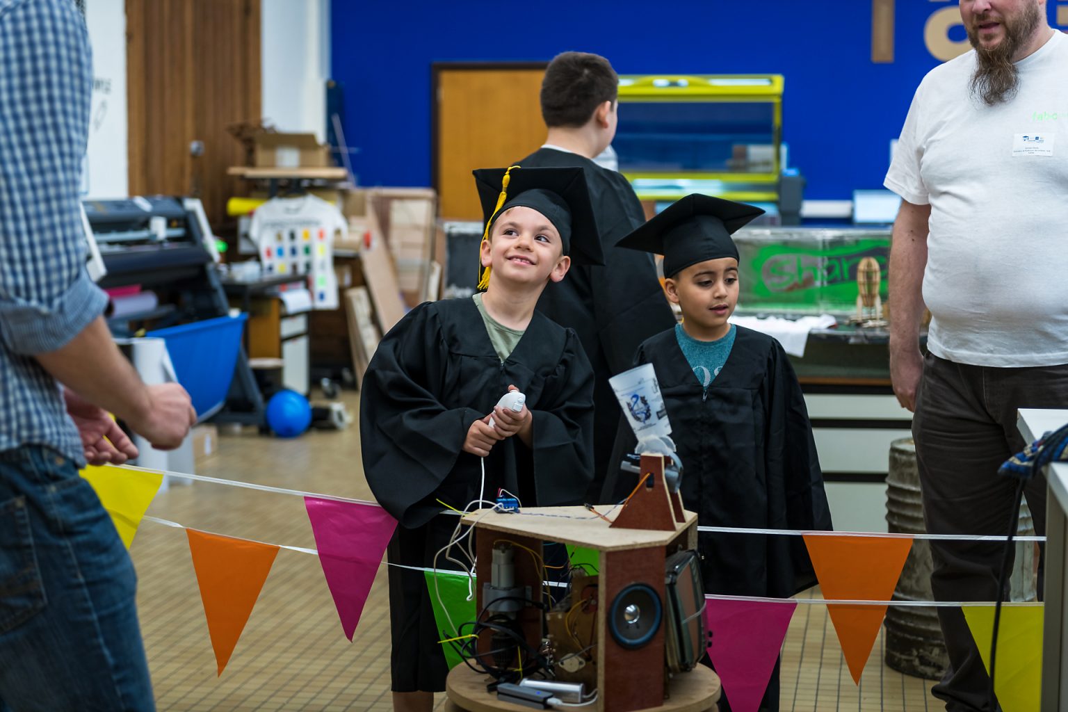 Université des Enfants de Charleroi amusement et apprentissage.  Reportage photographique de l'événement par Aurore Delsoir photographe événementiel