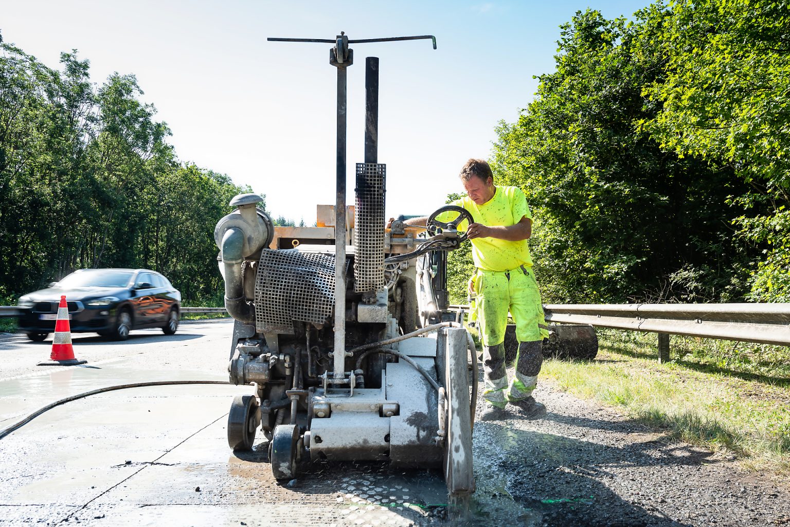 Travail sur autoroute par le Groupe Broers, par Aurore Delsoir photographe d'entreprise