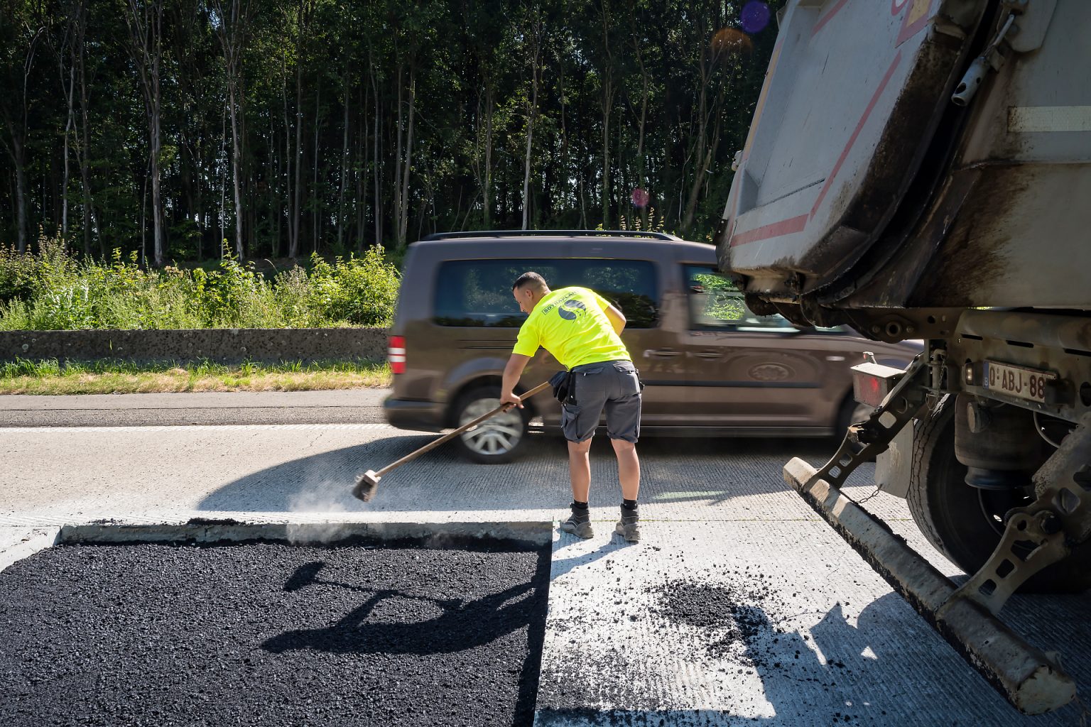 Chantier sur autoroute par le Groupe Broers, reportage d'entreprise par Aurore Delsoir photographe d'entreprise