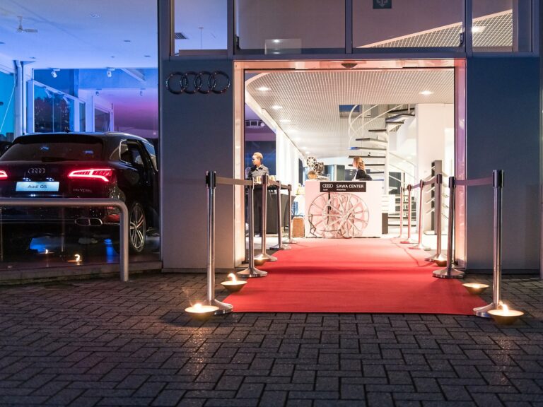 Hall d'entrée et tapis rouge lors de l'Audi Night 2019, Audi SAWA Center Waterloo par Aurore Delsoir photographe corporate