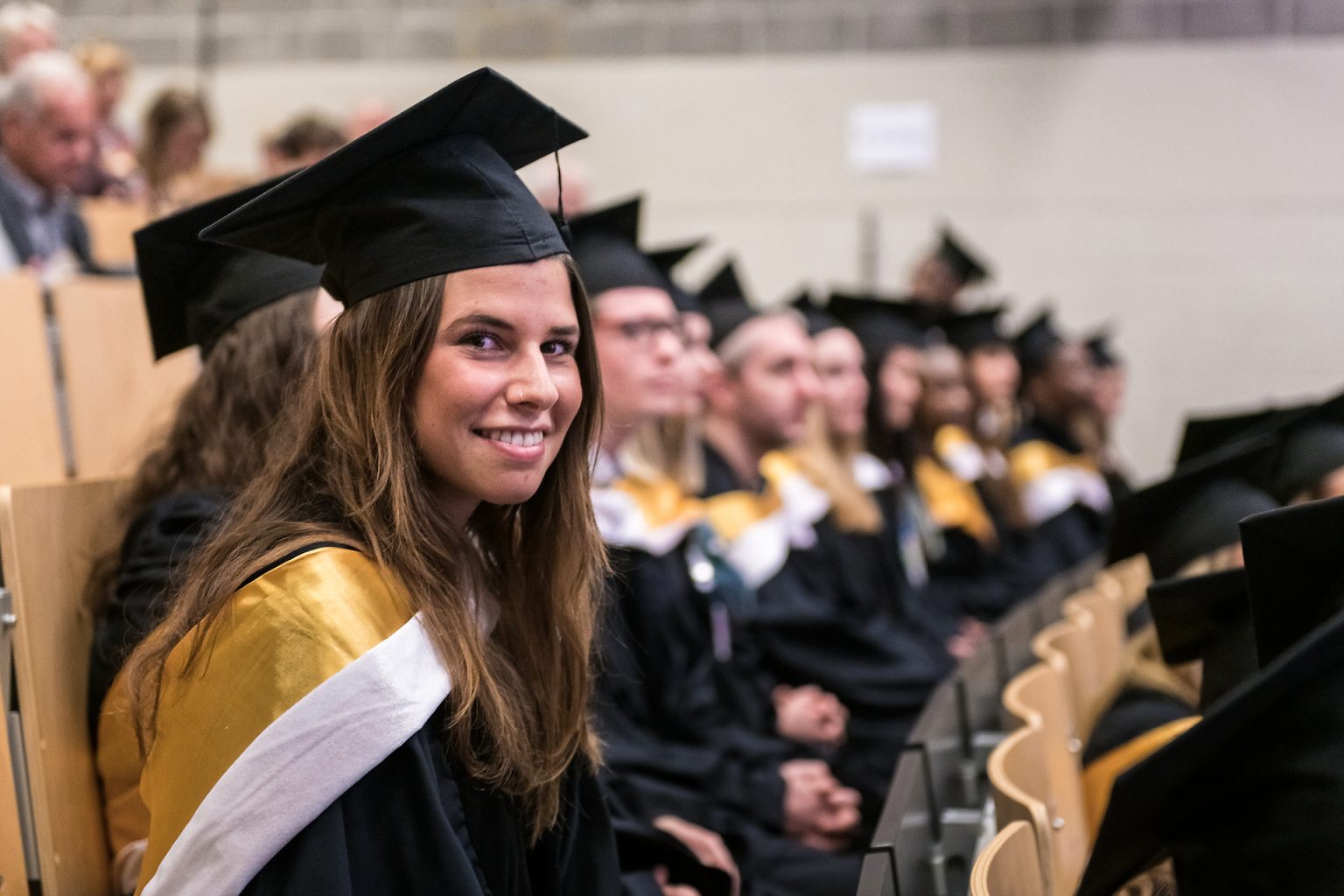 Etudiante promue, Proclamation de la promotion des Facultés de Lettres, traduction et Communication 2018-2019 (ULB), par Aurore Delsoir Photographe corporate