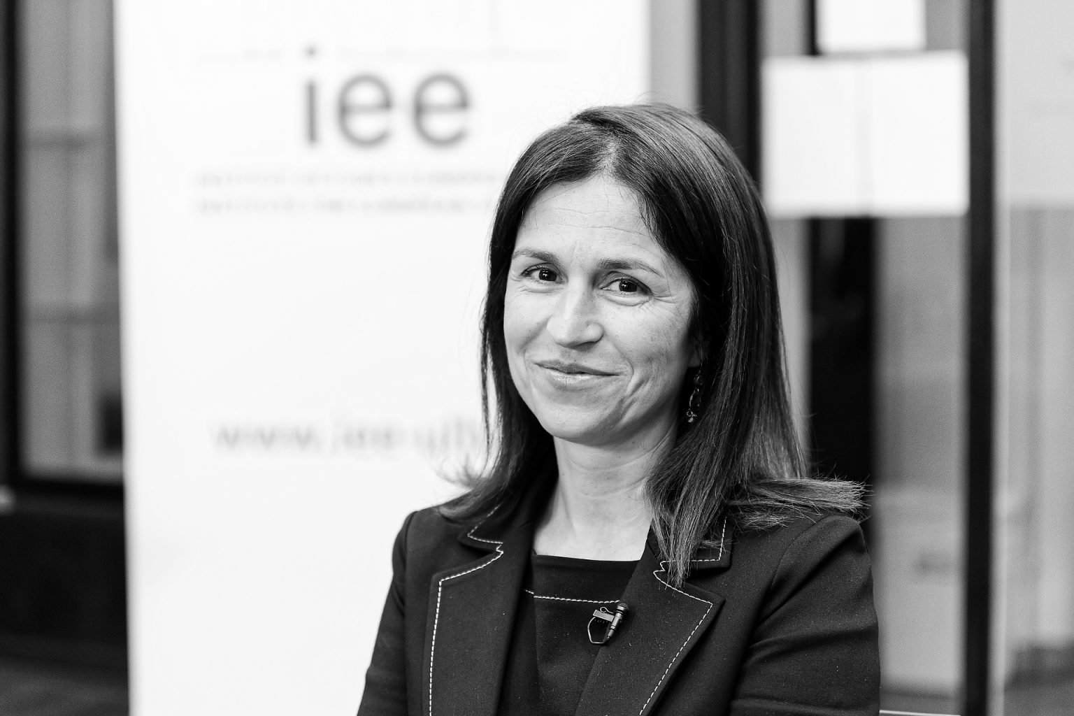 Photo de profil d'Anne Weyembergh, IEE ; Ce(ux) qui m'entoure(nt), Aurore Delsoir photographie