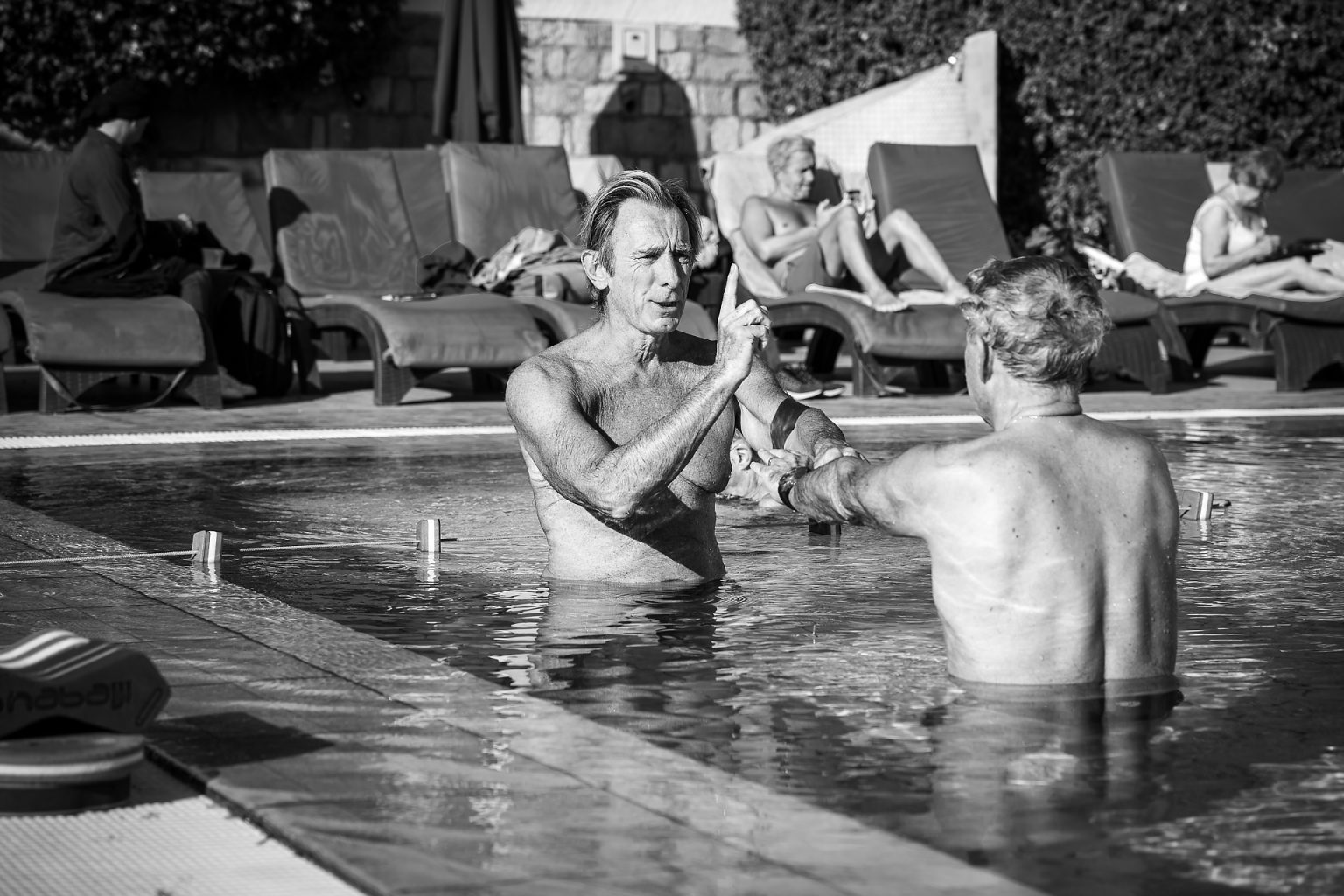 Michel Rousseau donnant cours de natation