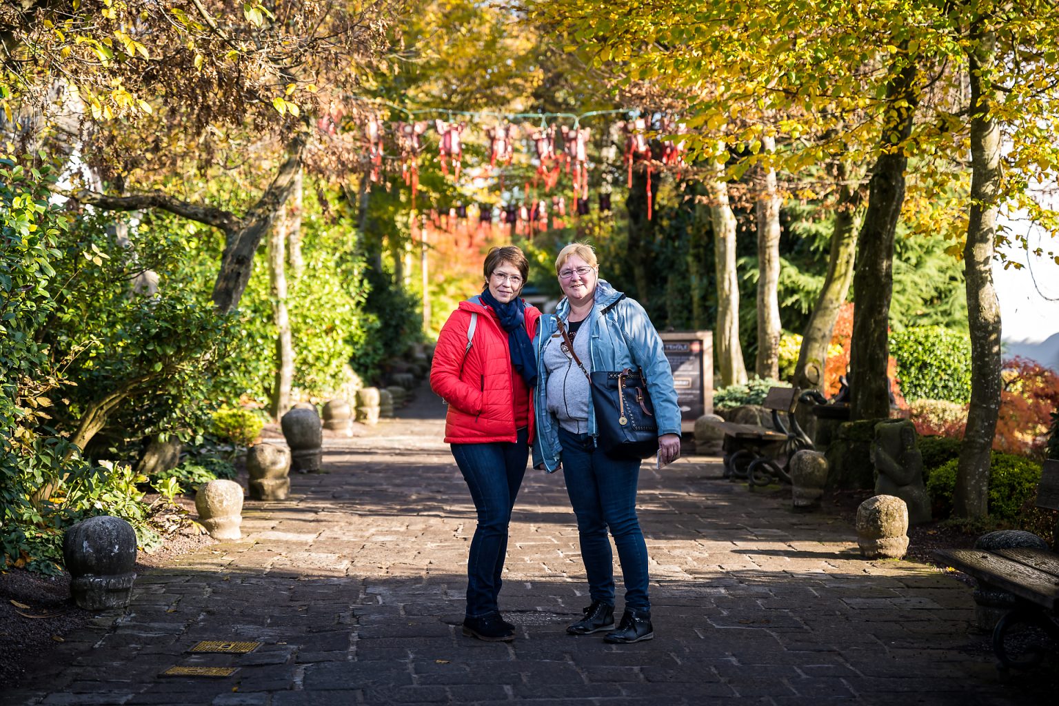 Deux membres des agences Belfius Charleroi Centre & Villes par Aurore Delsoir photographe événementiel