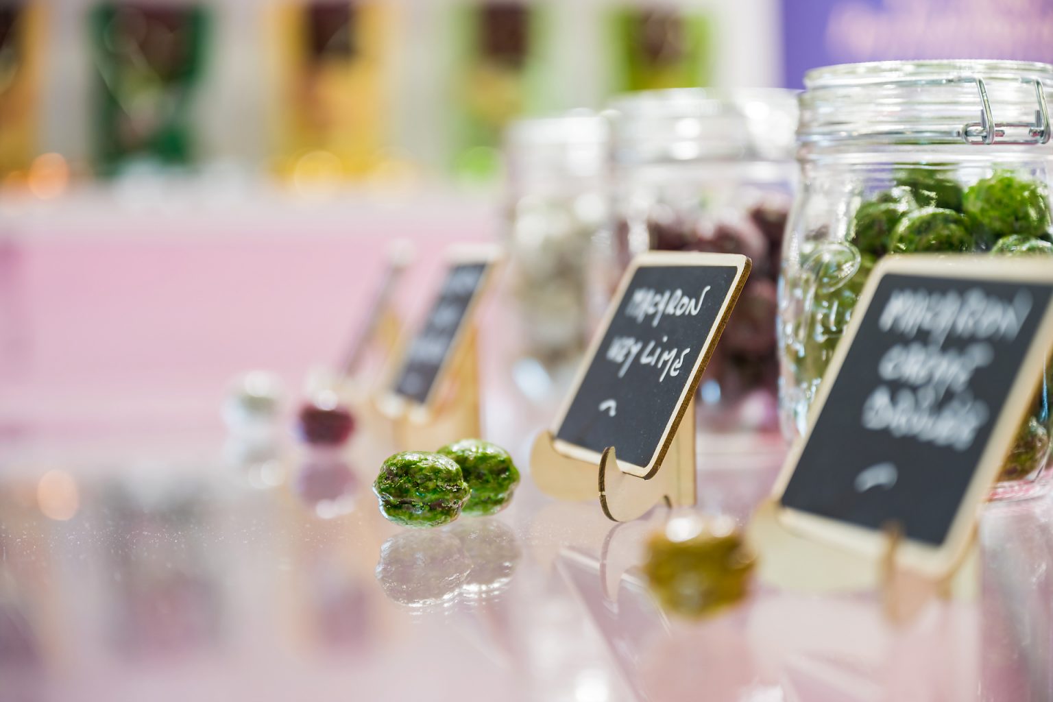 Macarons français au Salon Mondial de la confiserie et des Snacks 2020 par Aurore Delsoir photographe corporate