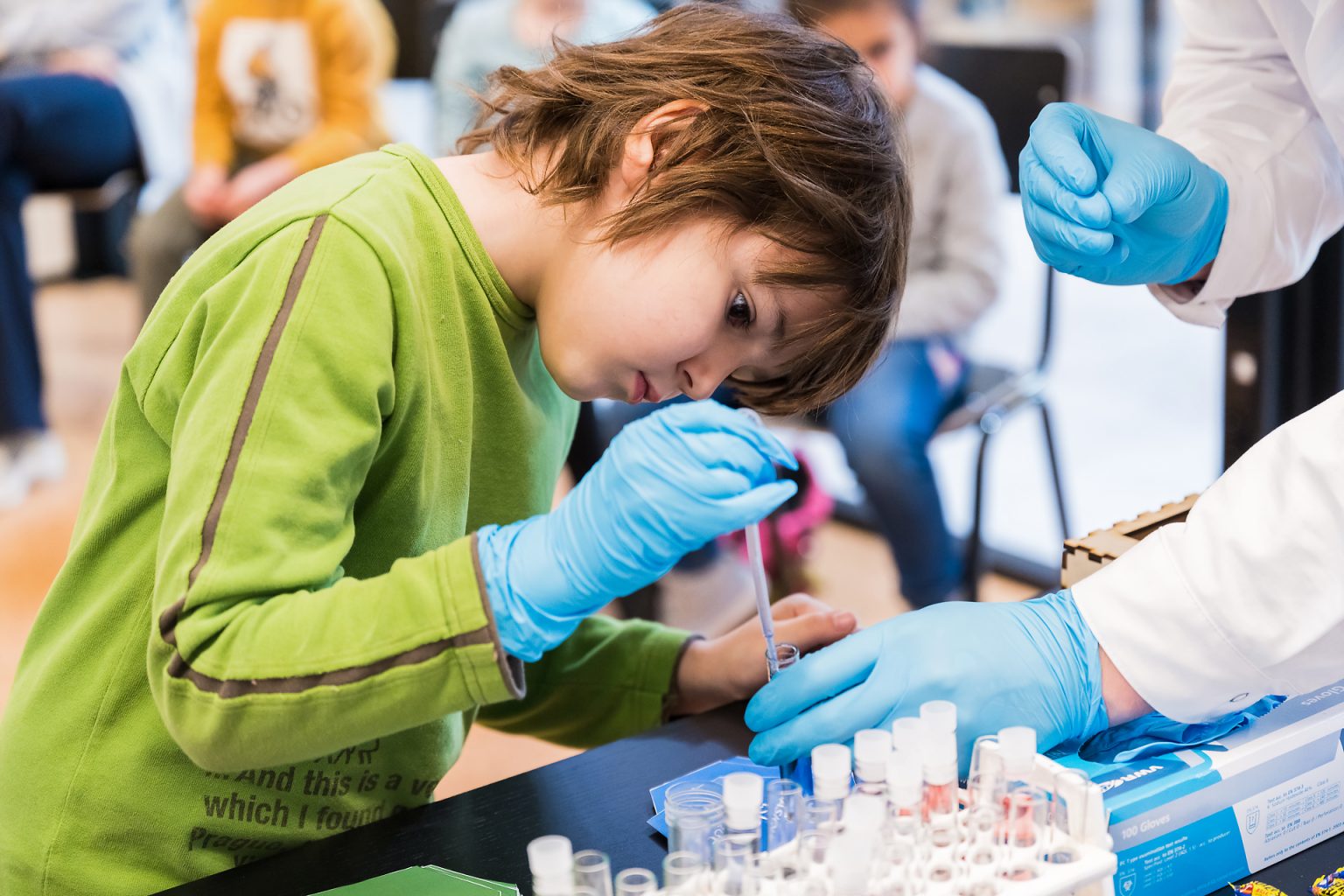 Atelier chimie organisé par l'UDEC à l'A6K