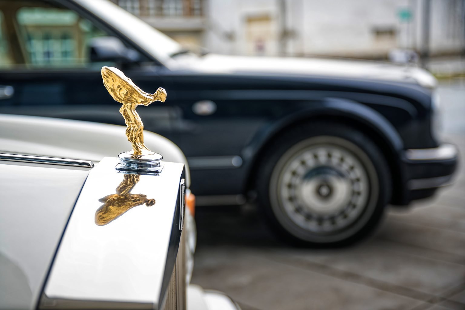 Rolls-Royce de location, Détail d'un costume sur mesure, Salon Party and Wedding à la Sucrerie de Wavre, 15/02/2020